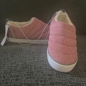 Hurley Pink and White Casual Flats